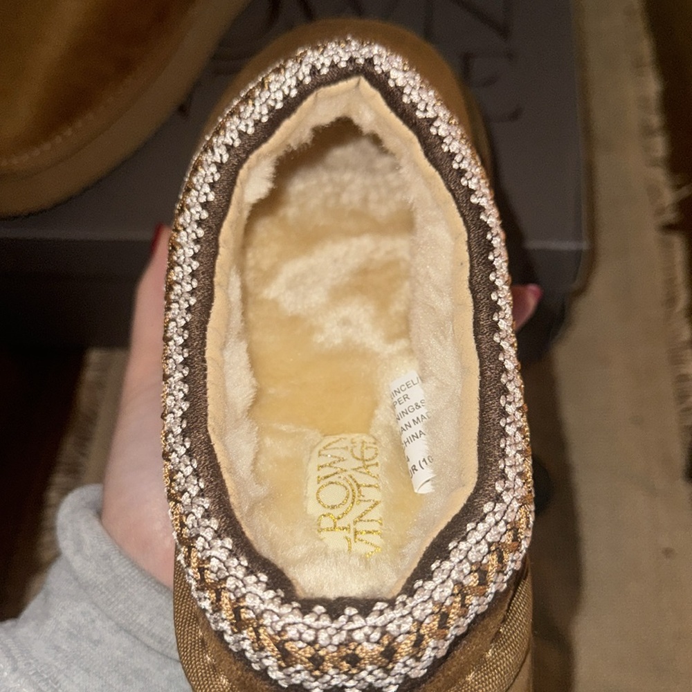 Slipper - Picture 5 of 6